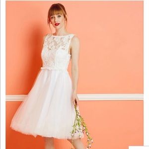 Lace white wedding dress